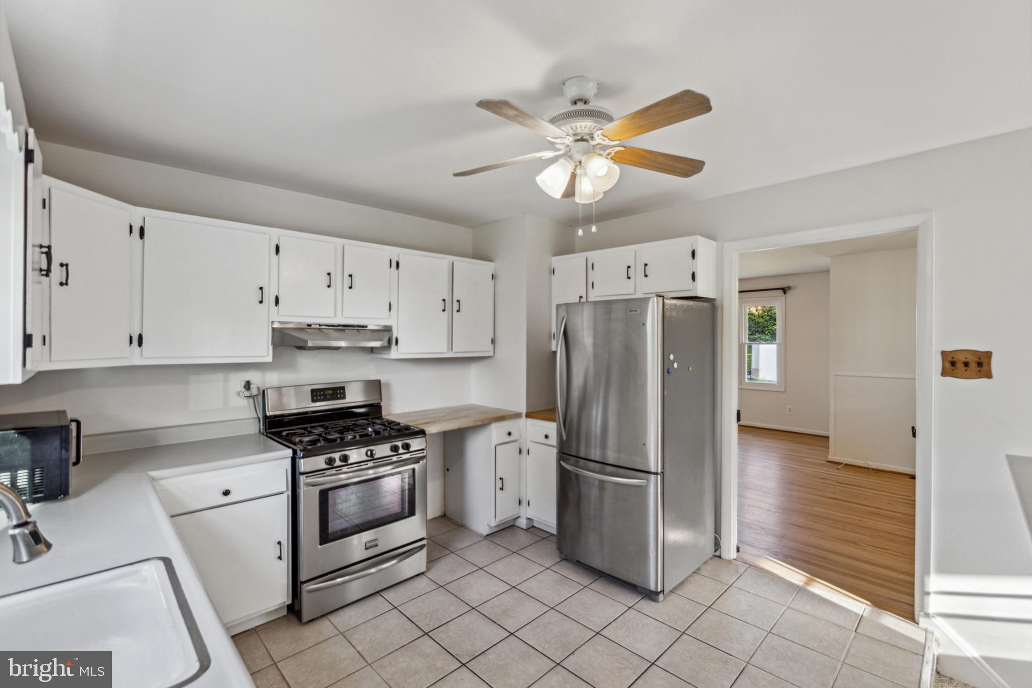 THOMSON ESTATES - Residential Lease