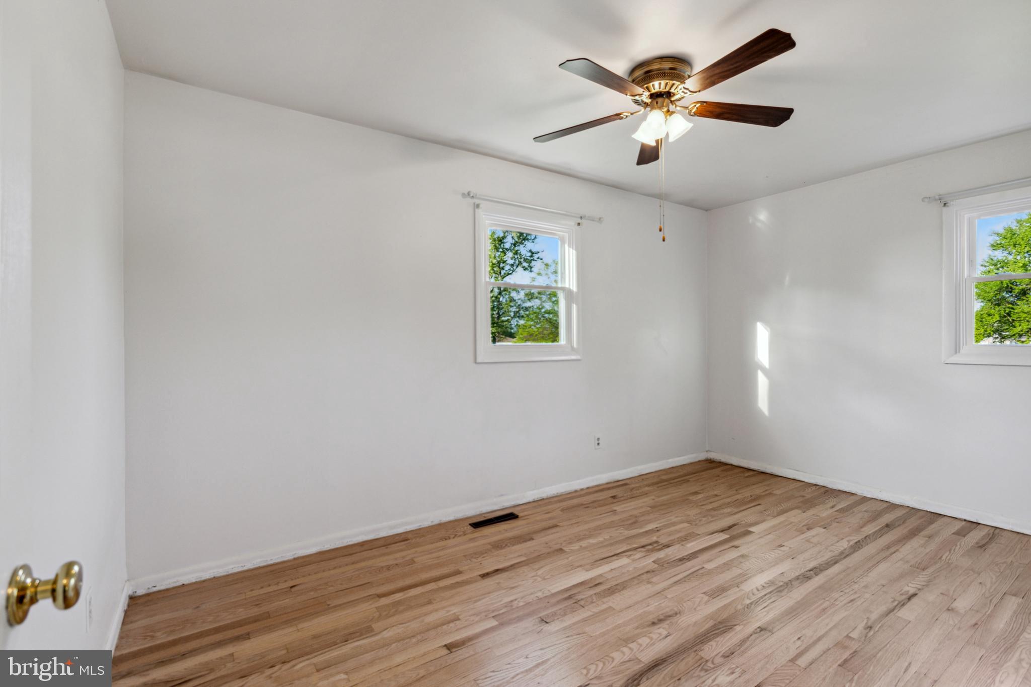 THOMSON ESTATES - Residential Lease