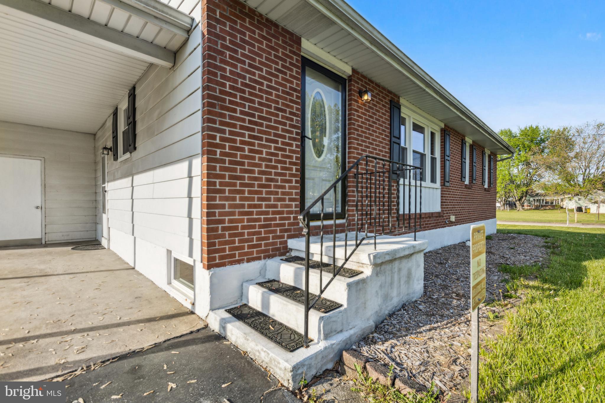 THOMSON ESTATES - Residential Lease