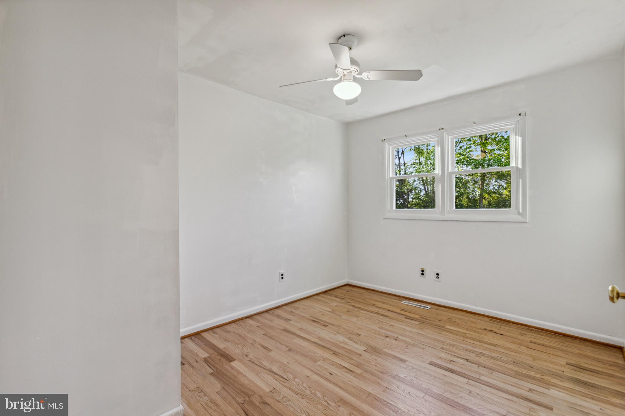 THOMSON ESTATES - Residential Lease