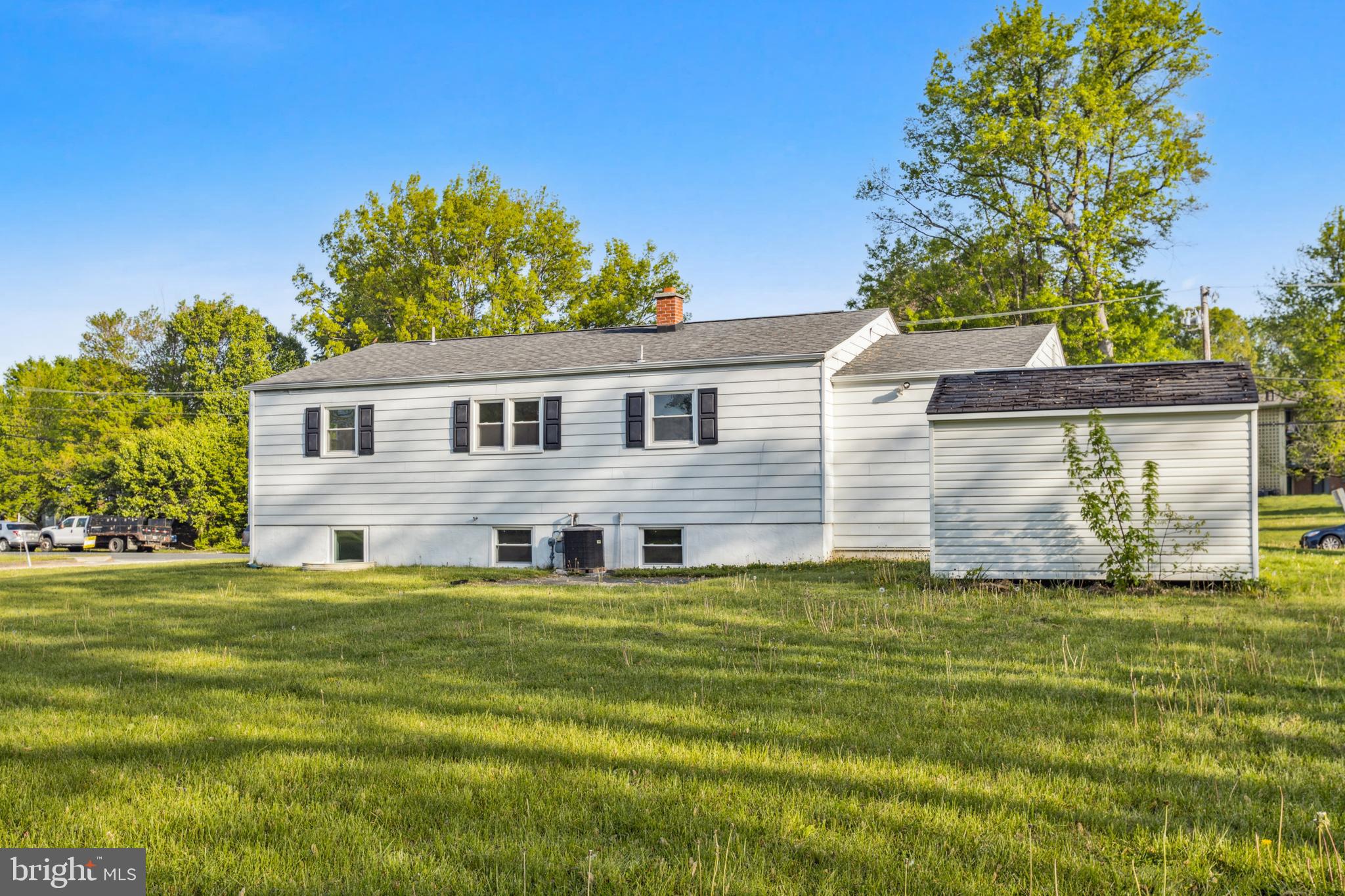 THOMSON ESTATES - Residential Lease