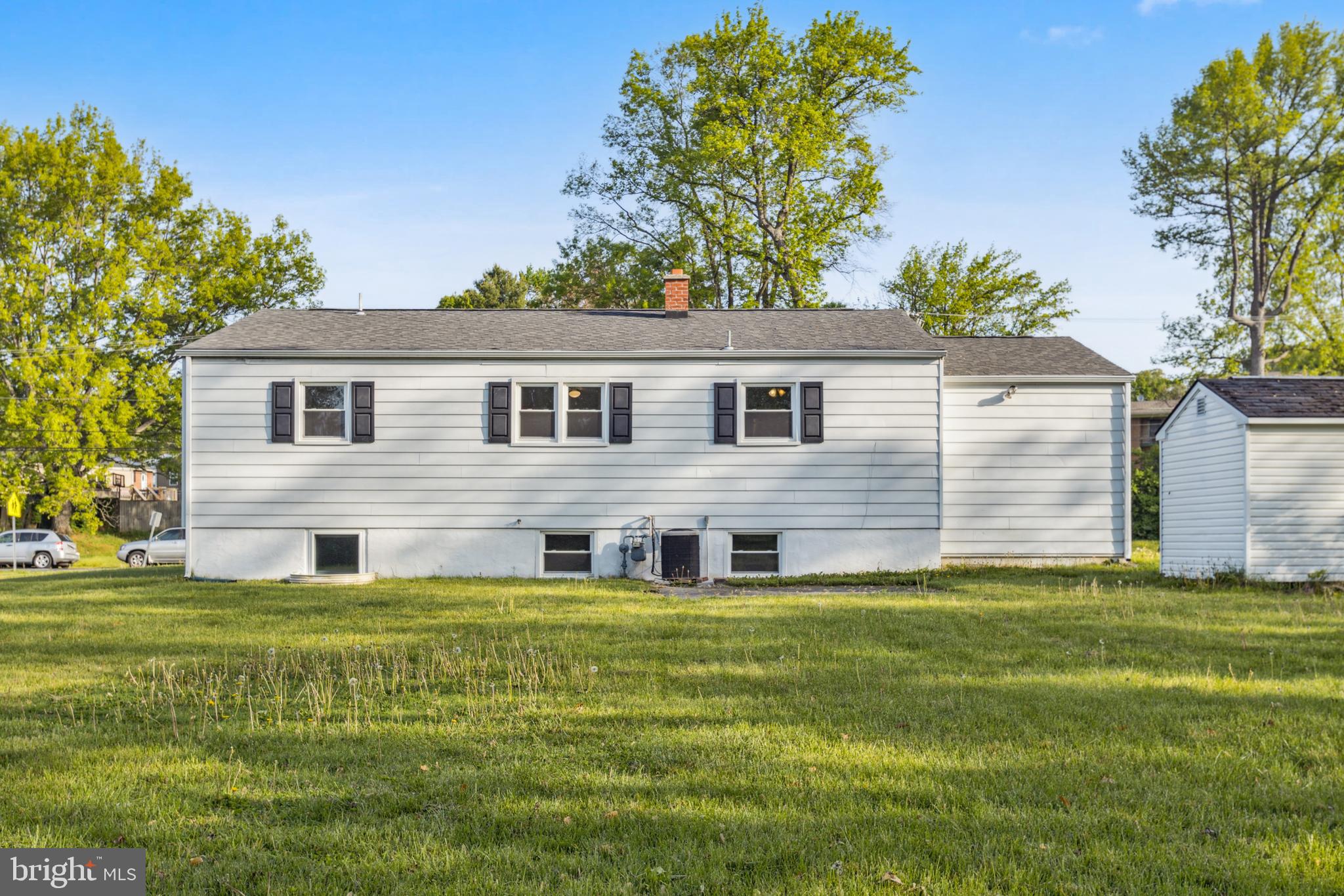 THOMSON ESTATES - Residential Lease