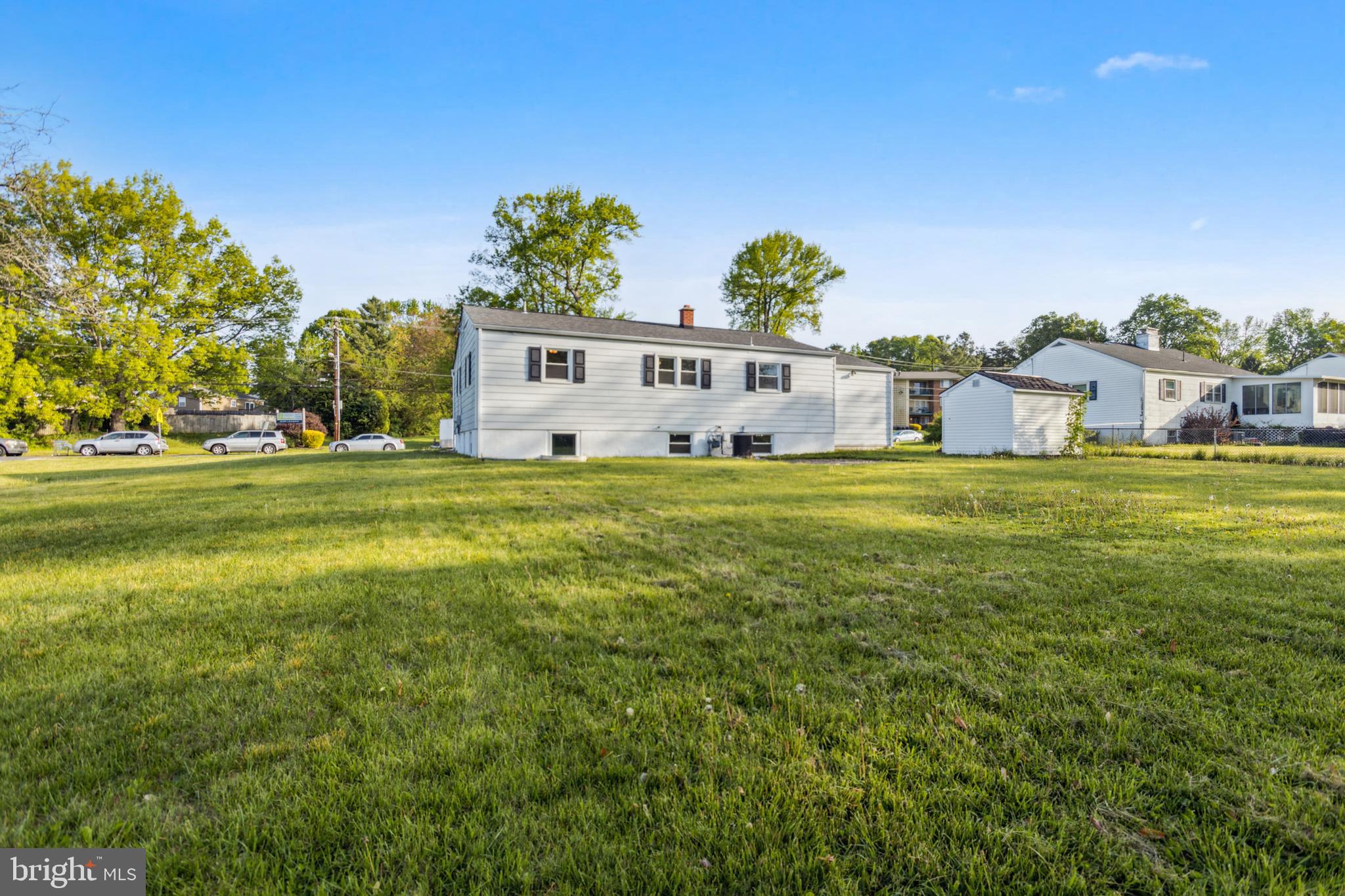 THOMSON ESTATES - Residential Lease