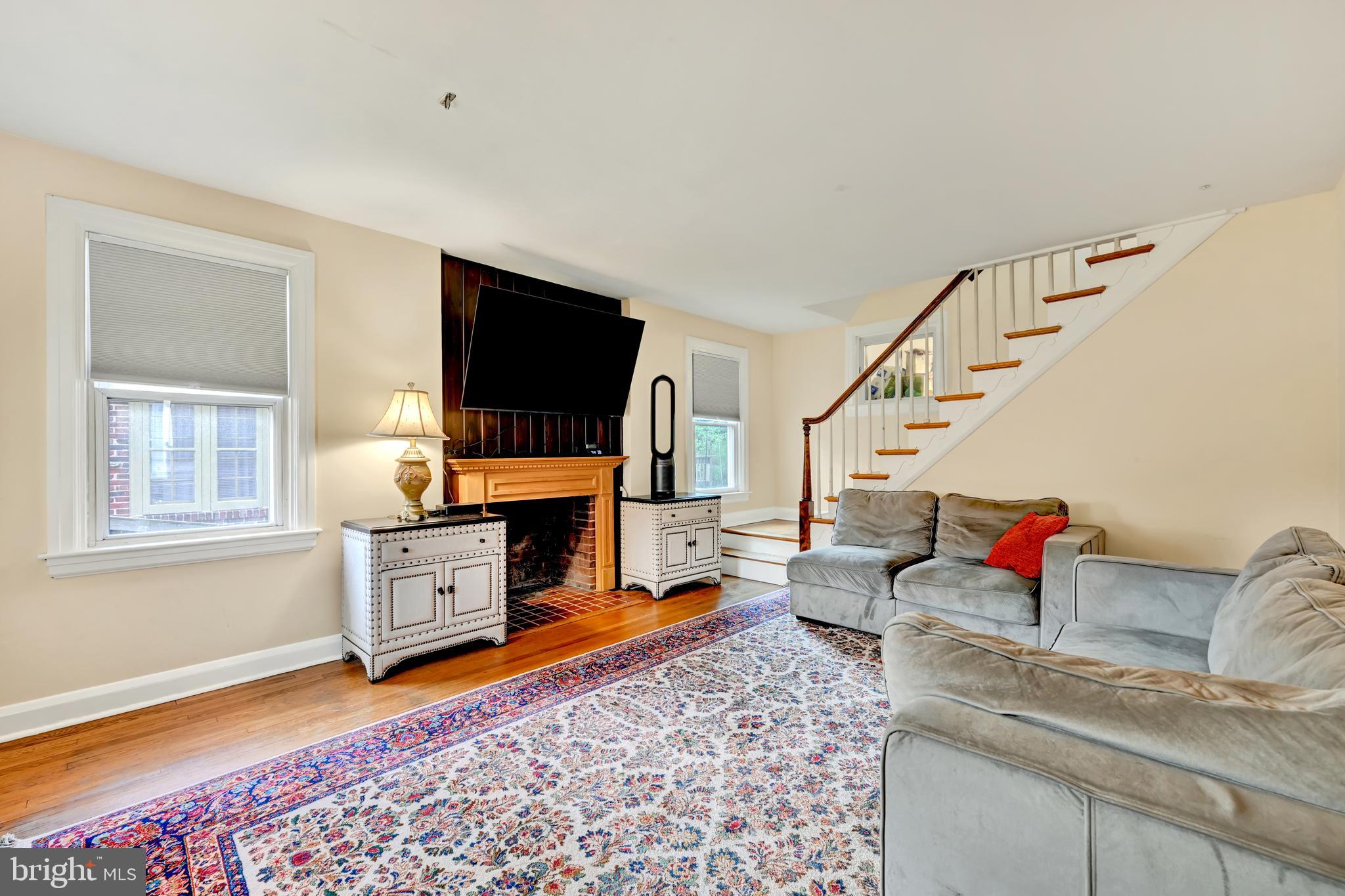 2813 BAUERNWOOD AVENUE