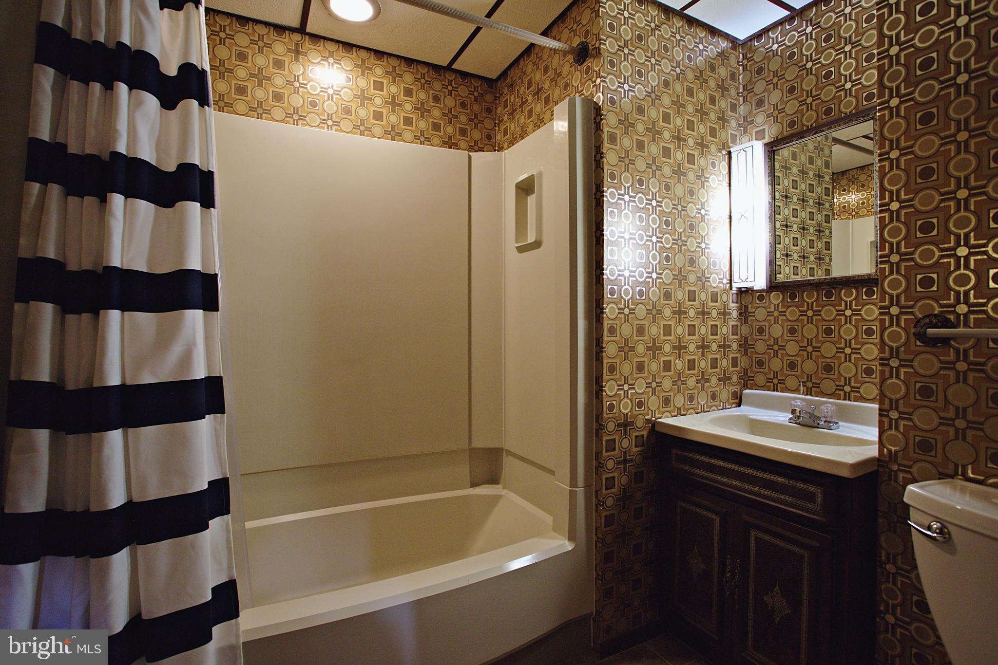 LEE RIDGE - Residential Lease