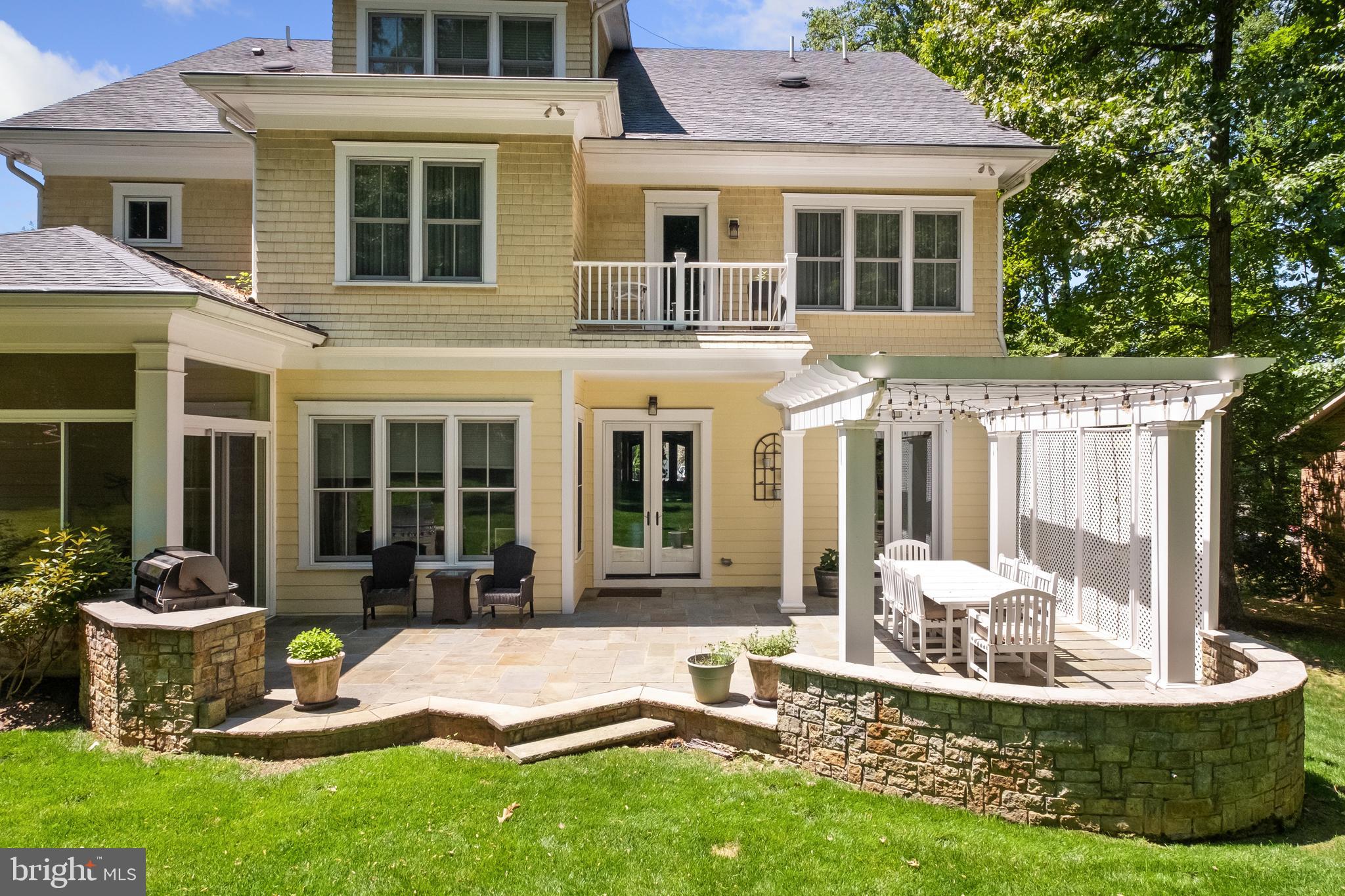 LUXMANOR - Residential