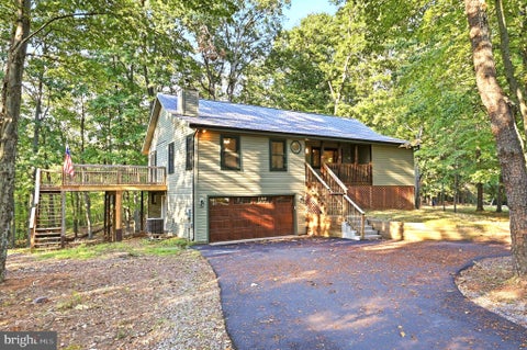 Homes For Sale - 4 Peace Pipe Lane<br/> HEDGESVILLE, WV 25427