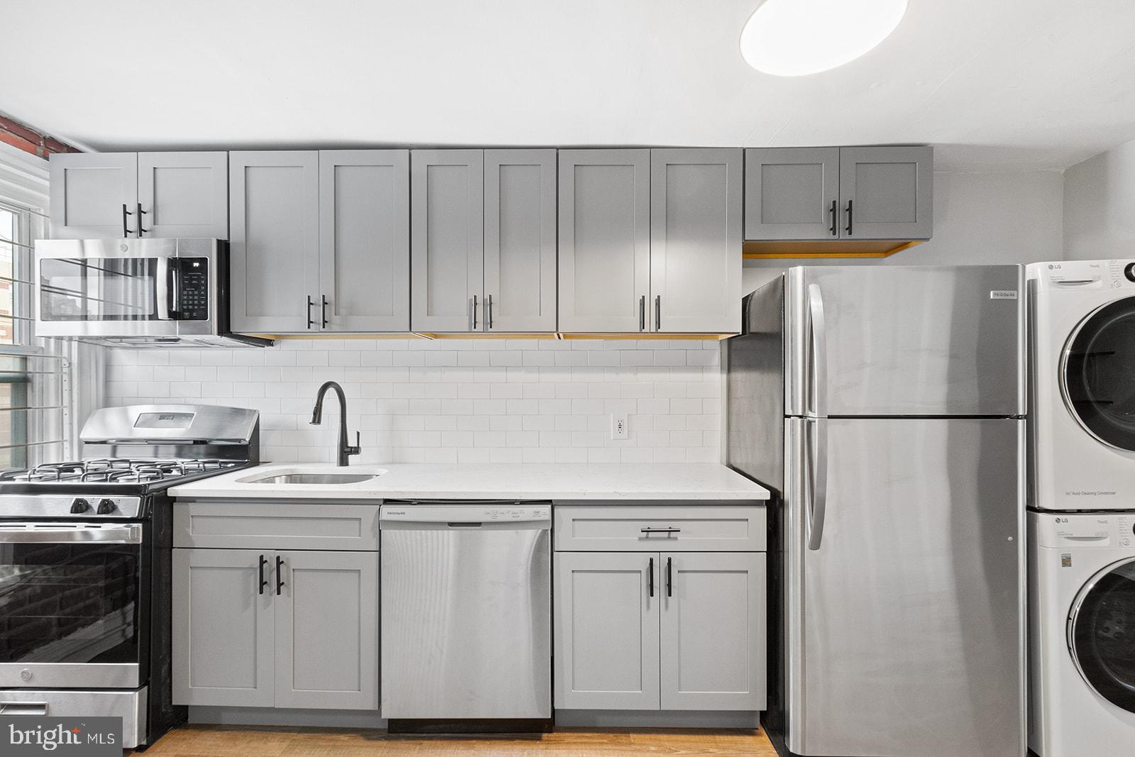 WASHINGTON SQ - Residential Lease