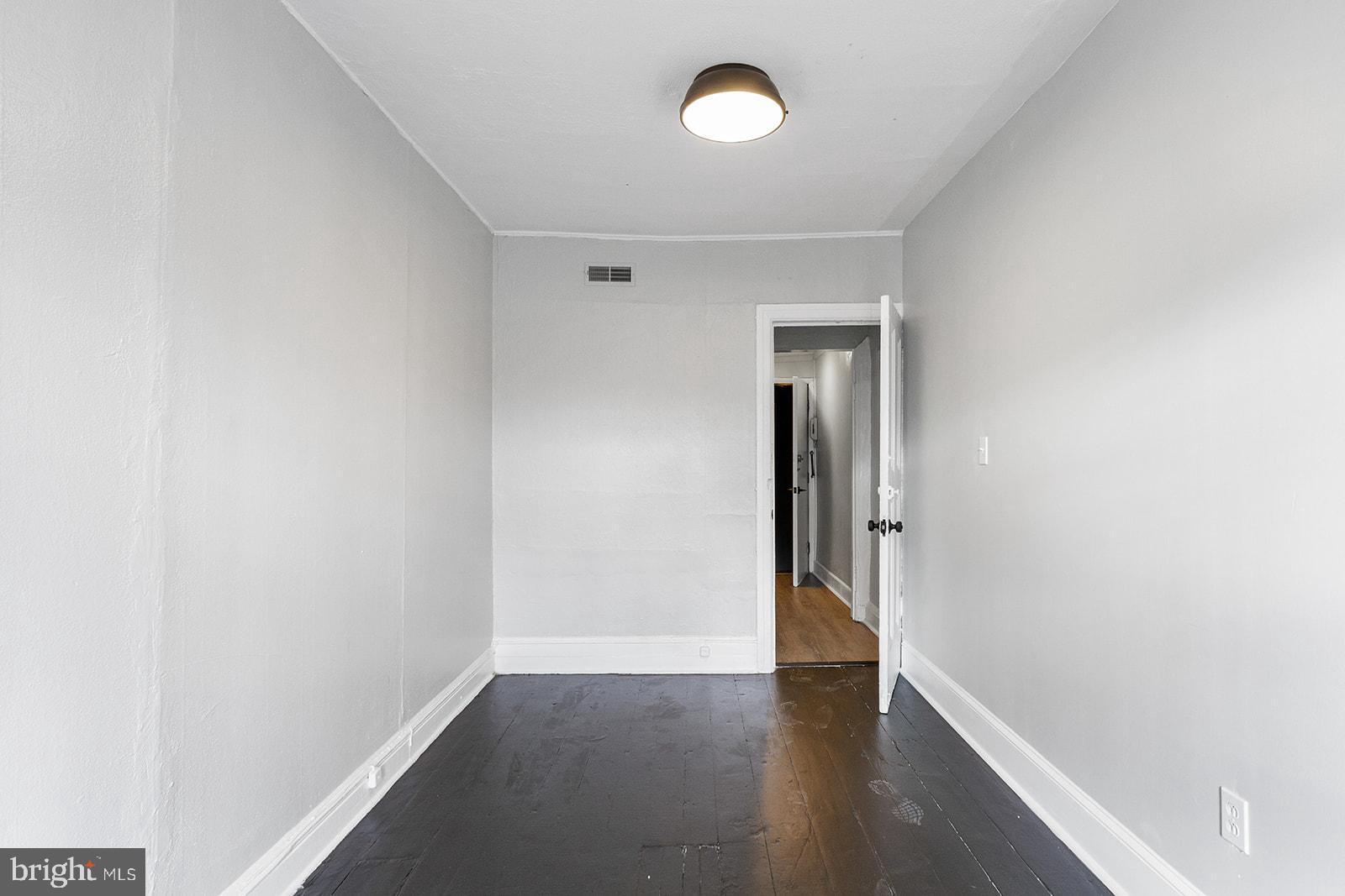 WASHINGTON SQ - Residential Lease