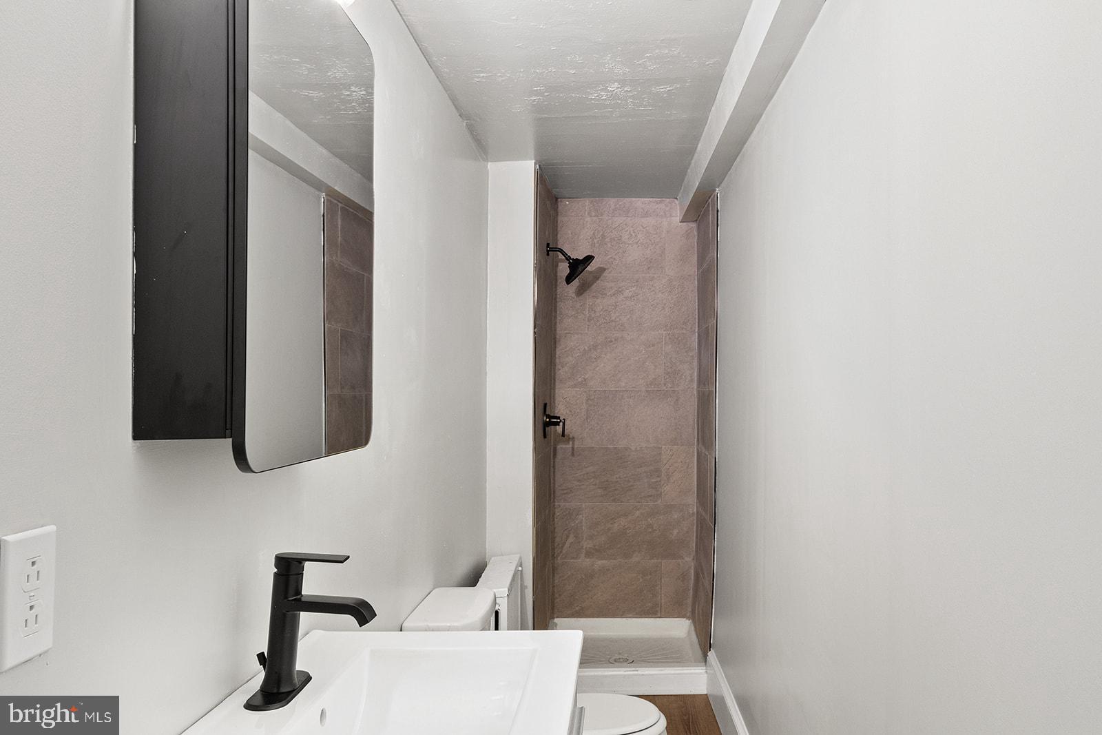 WASHINGTON SQ - Residential Lease