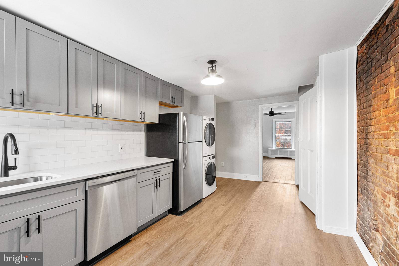 WASHINGTON SQ - Residential Lease