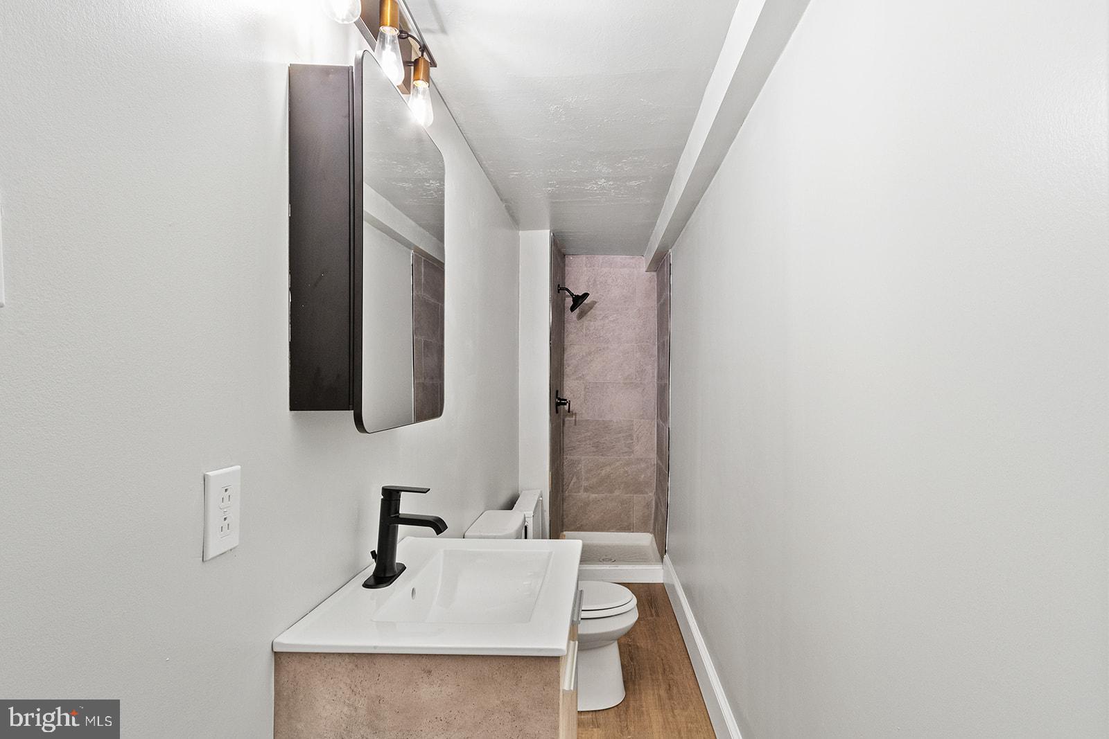 WASHINGTON SQ - Residential Lease