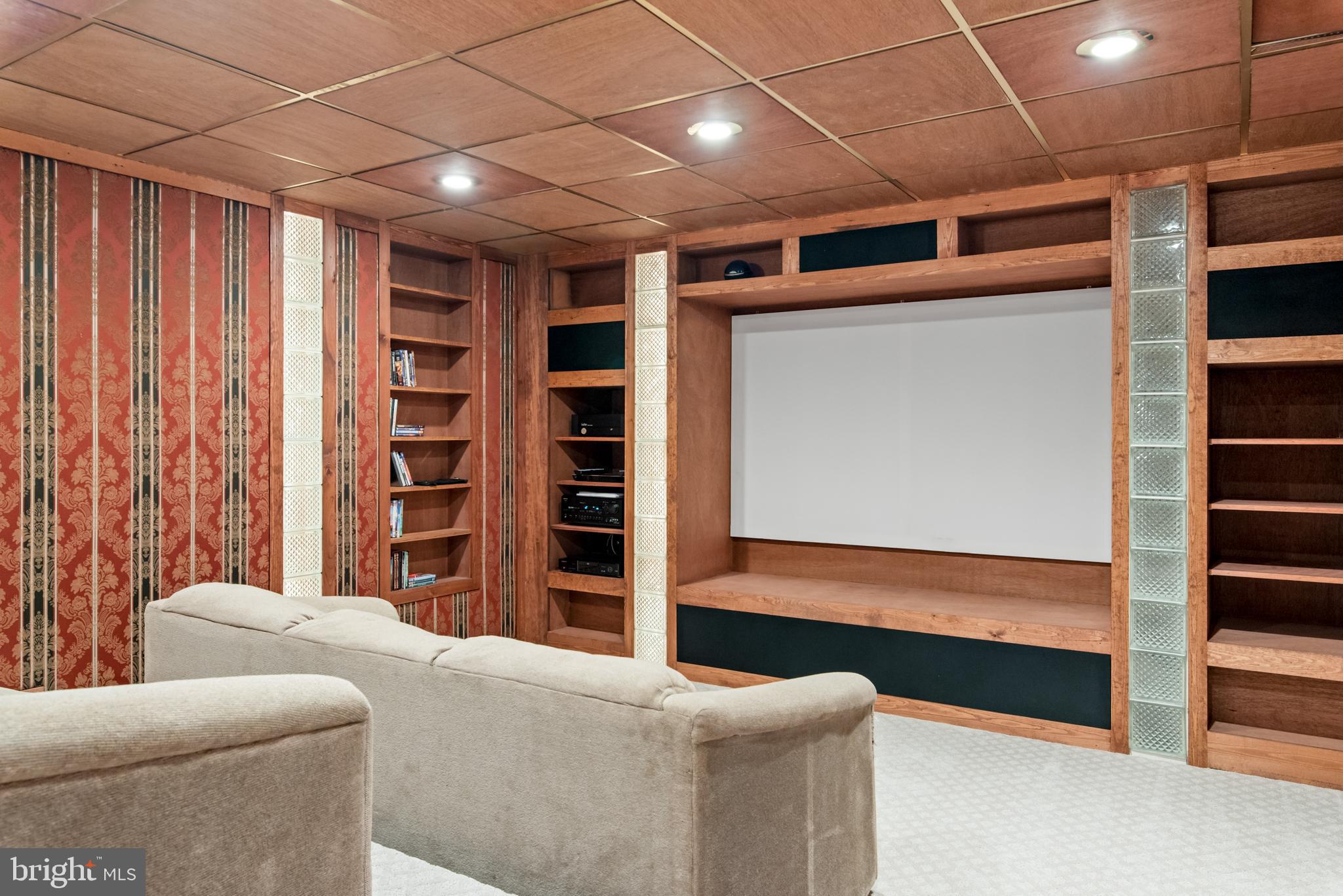 FISHING CREEK FARM - Residential