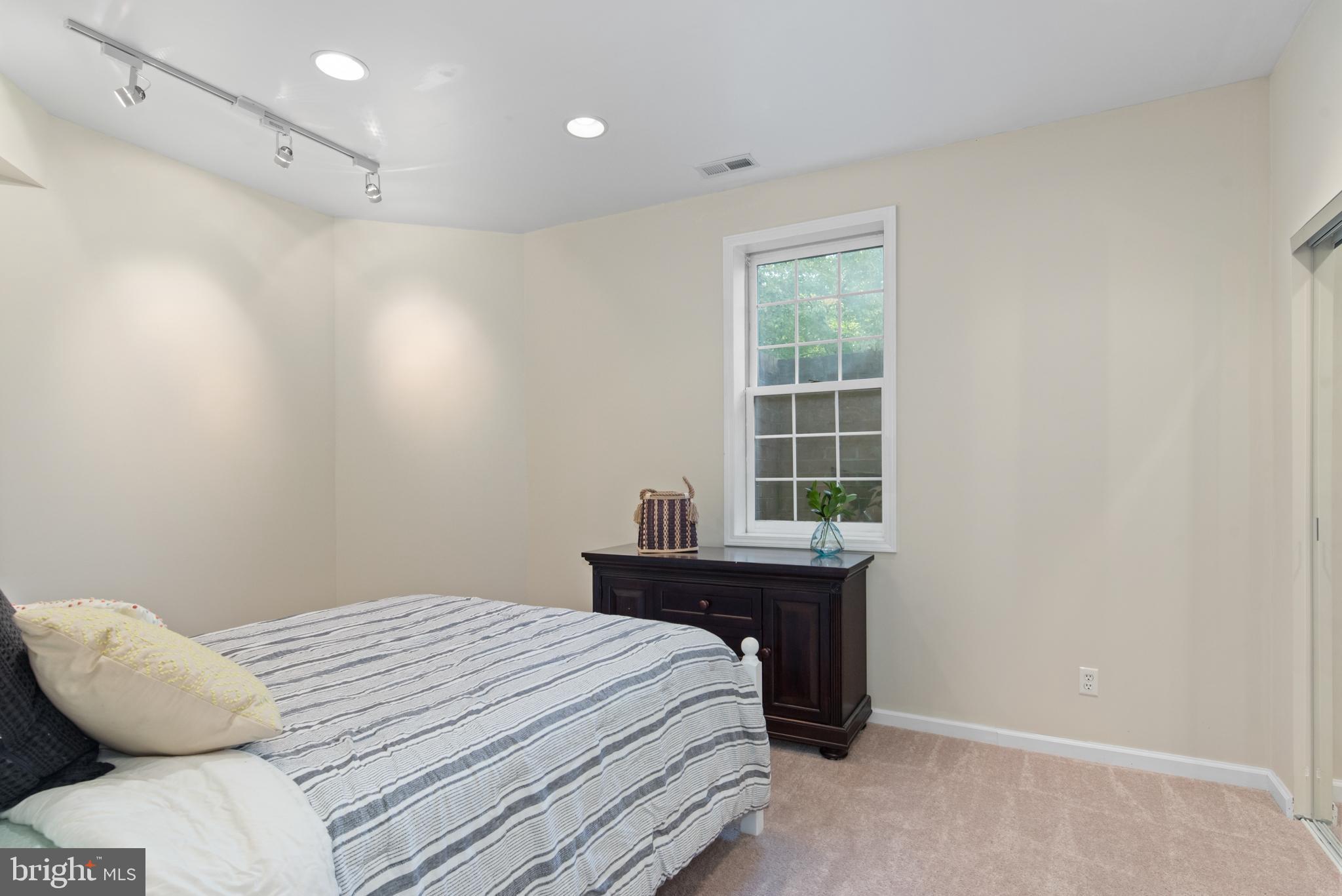 FISHING CREEK FARM - Residential