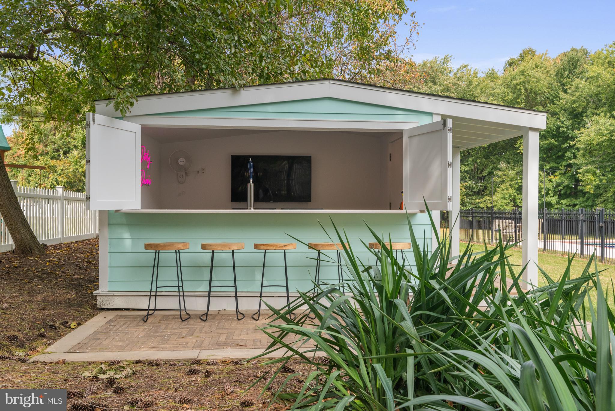 FISHING CREEK FARM - Residential