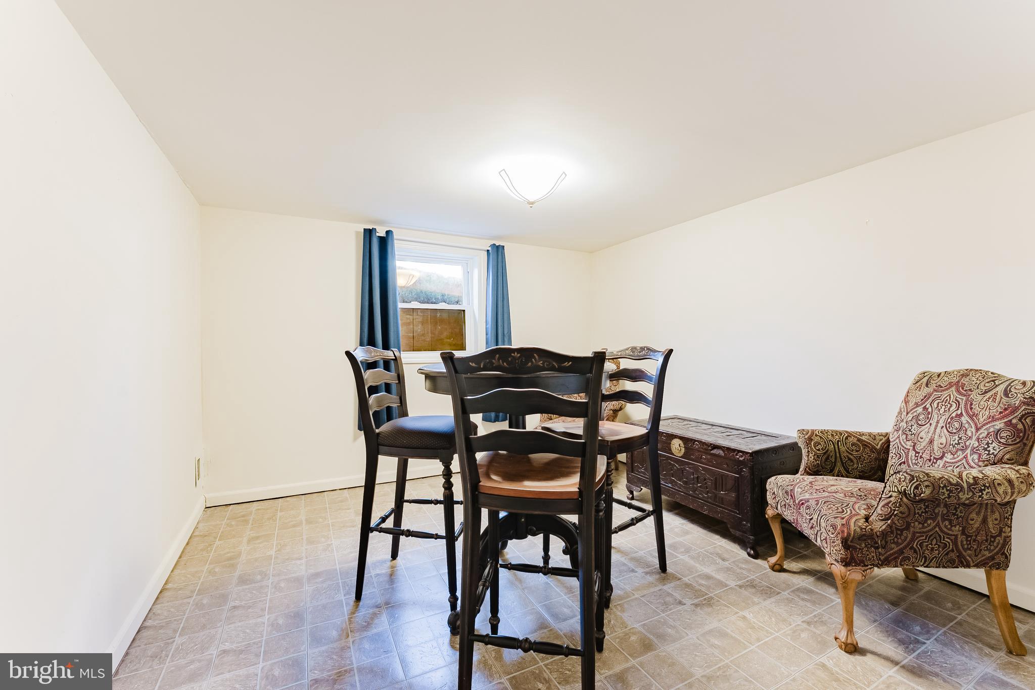 VIRGINIA HILLS - Residential