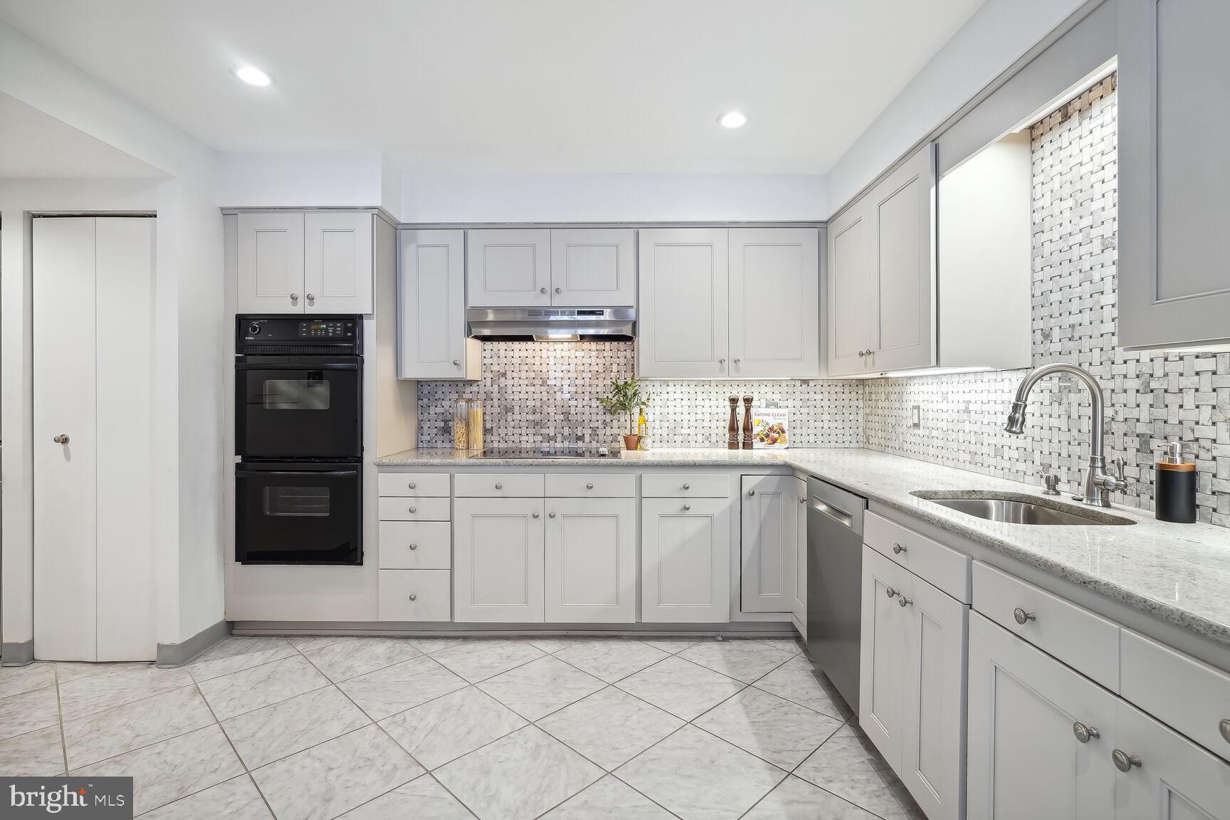 SUMNER VILLAGE - Residential