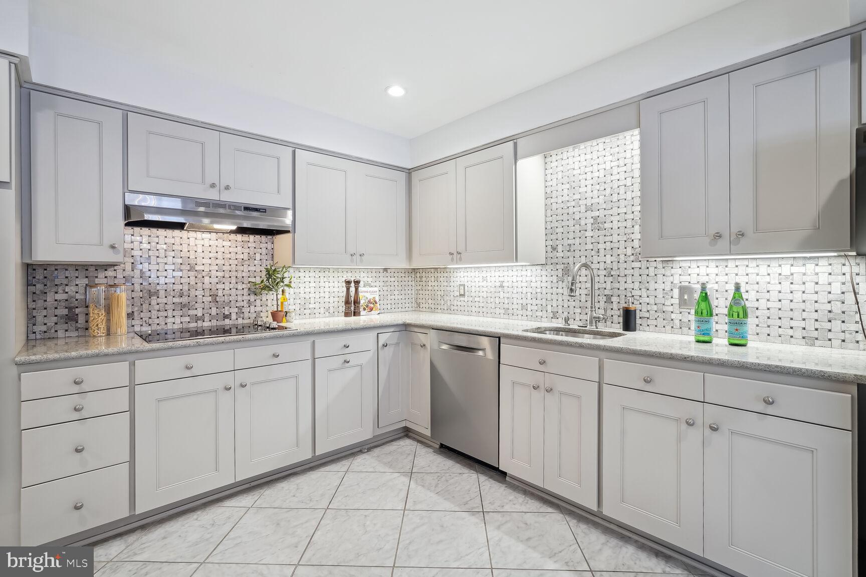 SUMNER VILLAGE - Residential