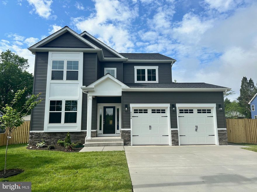 SELLER MOTIVATED. PRICE REDUCED. TAKE SHOES OFF WHEN SHOWING. ANY OFFERS WILL BE REVIEWED AS RECEIVED. NEW CONSTRUCTION, YOUR DREAM HOME JUST FINISHED BEING BUILT WITH IMMEDIATE DELIVERY. NO HOA. OVER 4100 SQ FT OF FINISHED LIVING AREA. 5 TOTAL BEDROOMS (1 MAIN LEVEL, 3 UPPER LEVEL, AND 1 IN BASEMENT) AND 5.5 BATHROOMS. LUXURY FINISHES THROUGHOUT, HARDFLOORING THROUGHOUT, GOURMET KITCHEN WITH UPGRADED APPLIANCES, FULLY FINISHED BASEMENT WITH REC ROOM, GREAT LOCATION CLOSE TO VRE, PWC HOSPITAL, I66, AND PWC PARKWAY. CLOSE TO SHOPPING AND RESTAURANTS. COMBO LOCKBOX ON FRONT DOOR. CALL FOR DETAILS, FLOOR PLANS IN DOC SECTION. BUILDER HAS 2 ADDITIONAL NEW HOMES FOR SALE WITH IMMEDIATE DELIVERY (8497 ROLLING RD AND 8502 THOMAS DR, BOTH ON MLS) NEXT TO THIS NEW HOME.