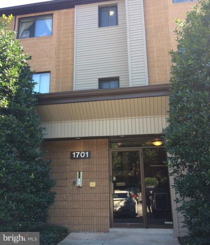 Come see this lovely 1 bedroom, 1 full bath turn key Mt. Washington Condo which includes a storage room and an attached garage assigned parking space!  Recently updated bathroom, new carpeting throughout.  Faces woods for privacy and yet community is conveniently located.  Close to shopping, highways and hospitals.