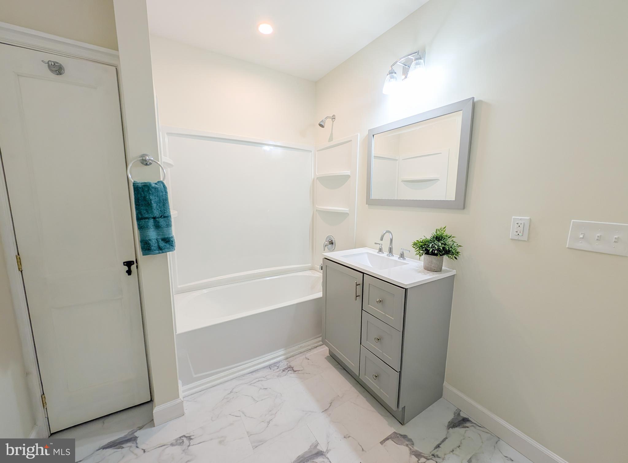 CENTREVILLE - Residential