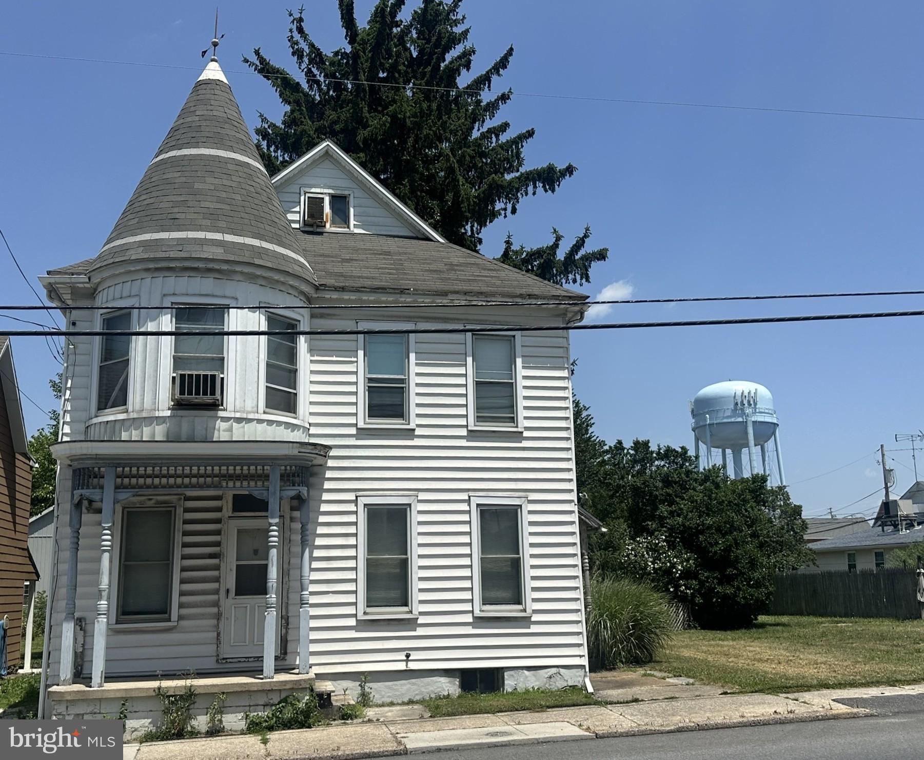 37 N QUEEN STREET