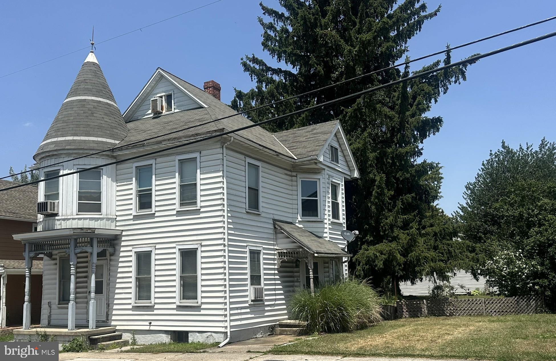 37 N QUEEN STREET
