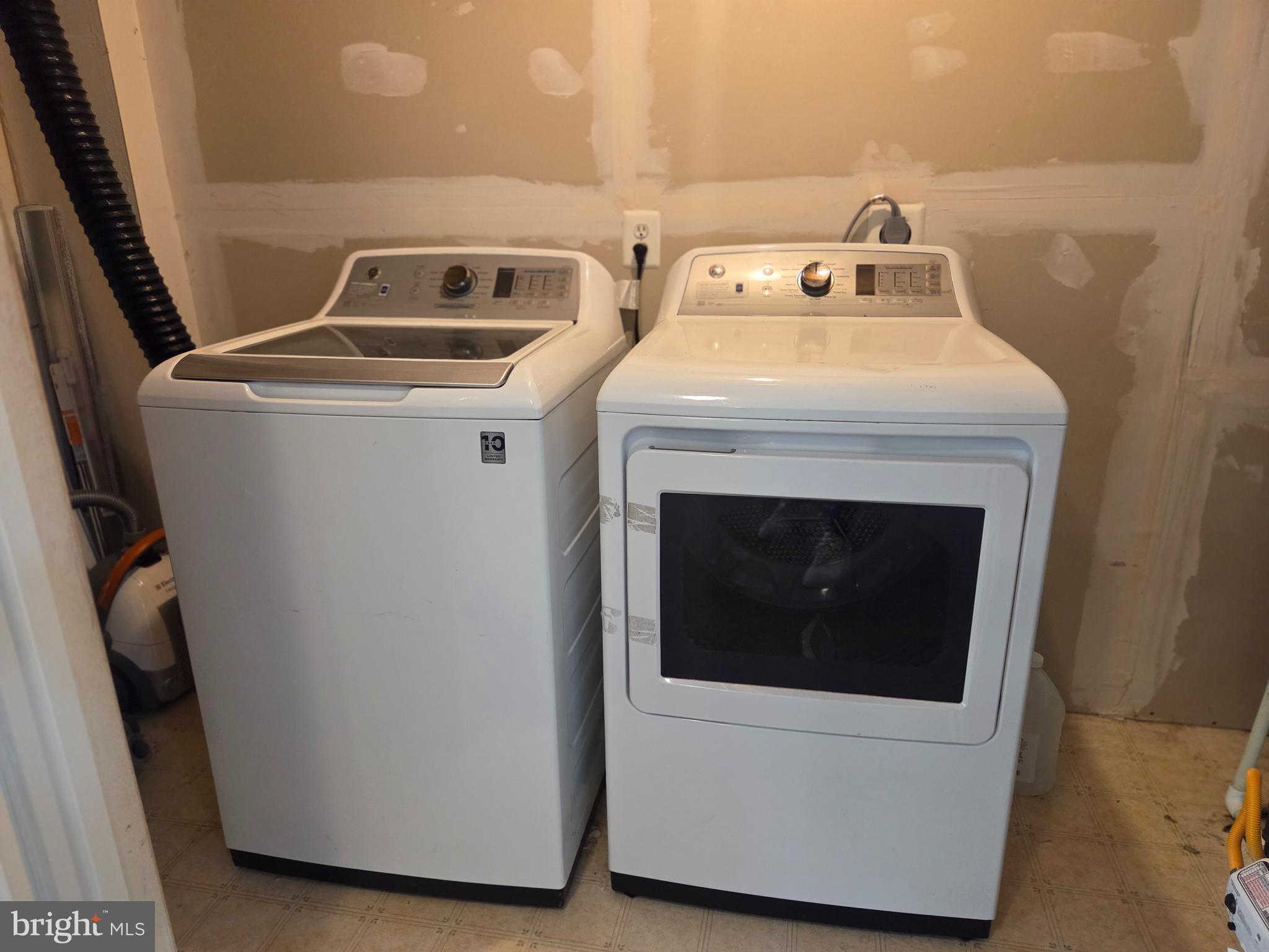 WAYSIDE VILLAGE - Residential Lease