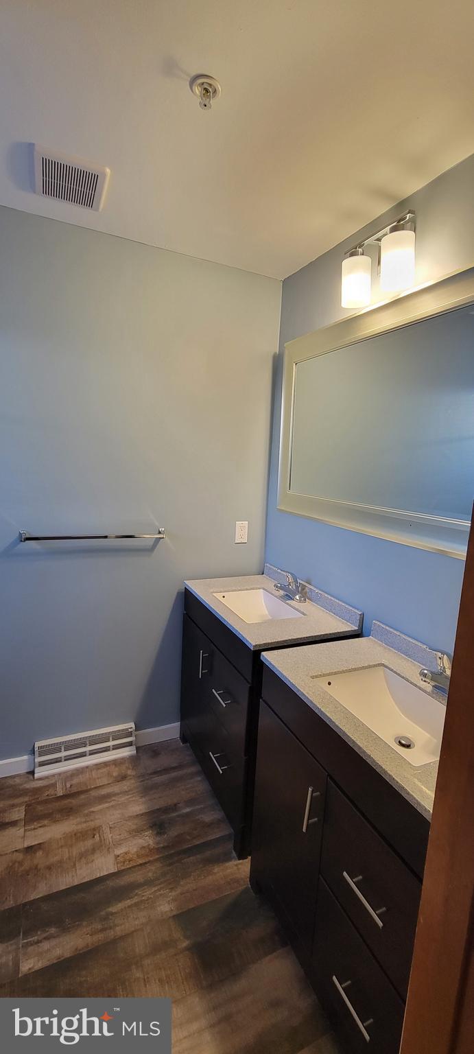 SHORELAND - Residential Lease