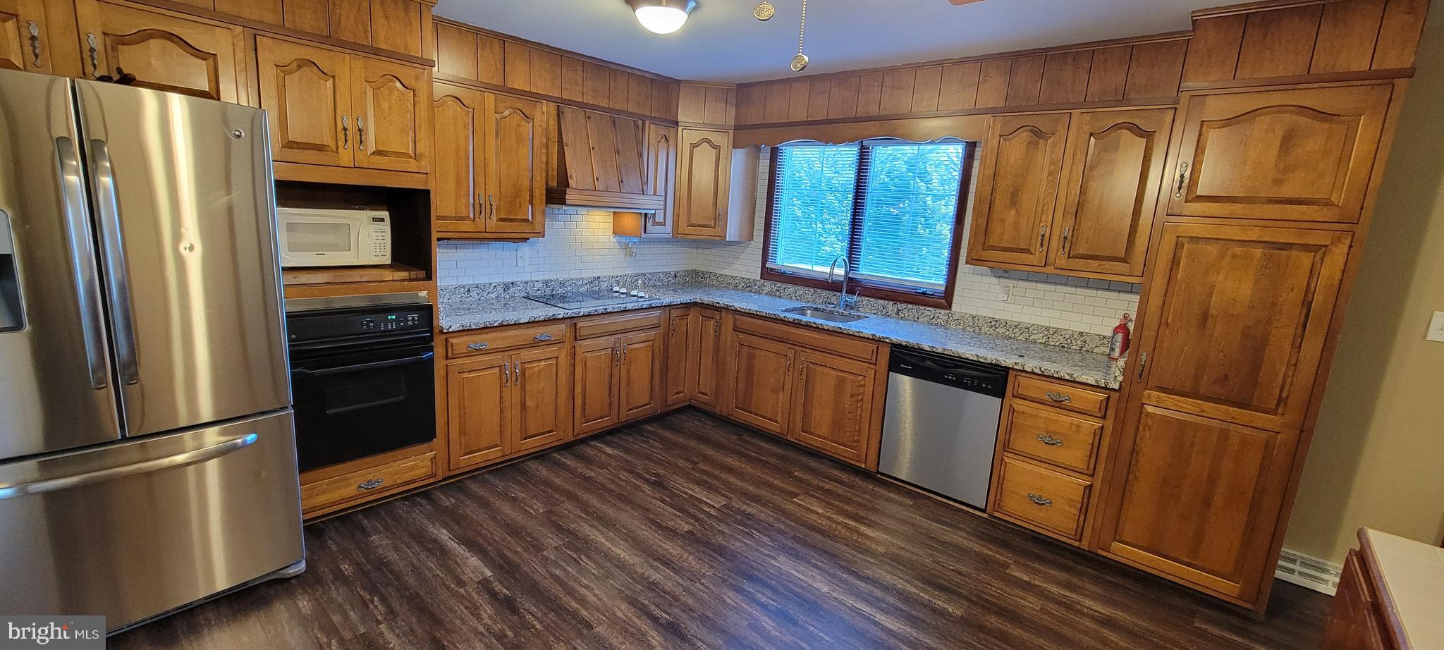 SHORELAND - Residential Lease