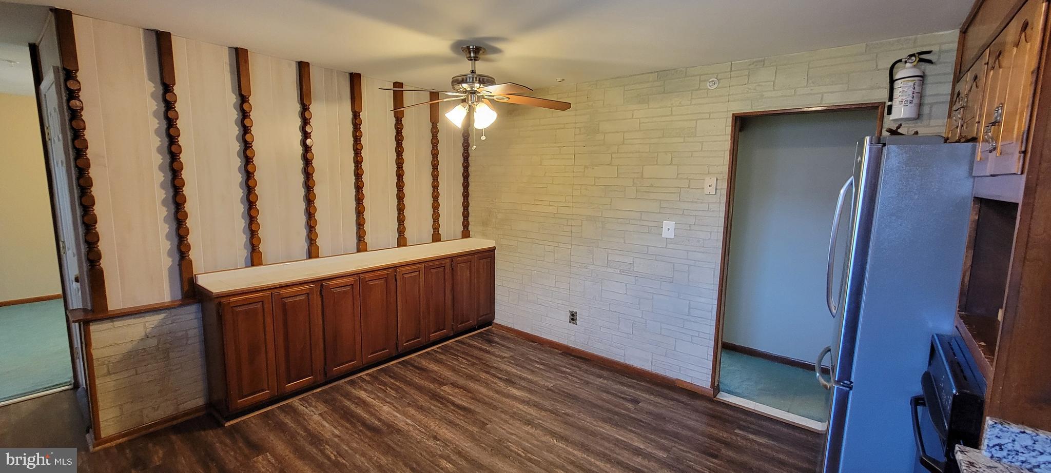 SHORELAND - Residential Lease