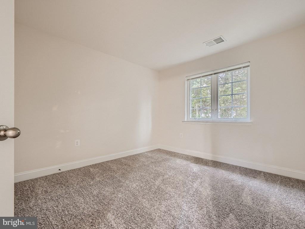 SANDY SPRING VILLAGE - Residential