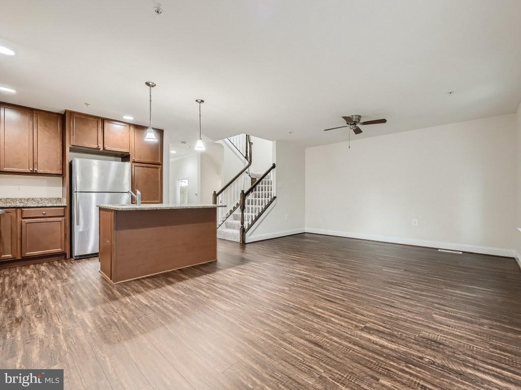 SANDY SPRING VILLAGE - Residential