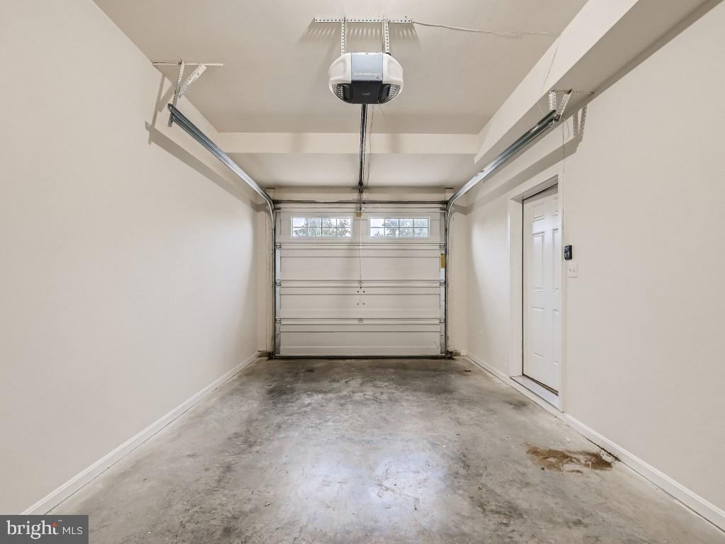 SANDY SPRING VILLAGE - Residential