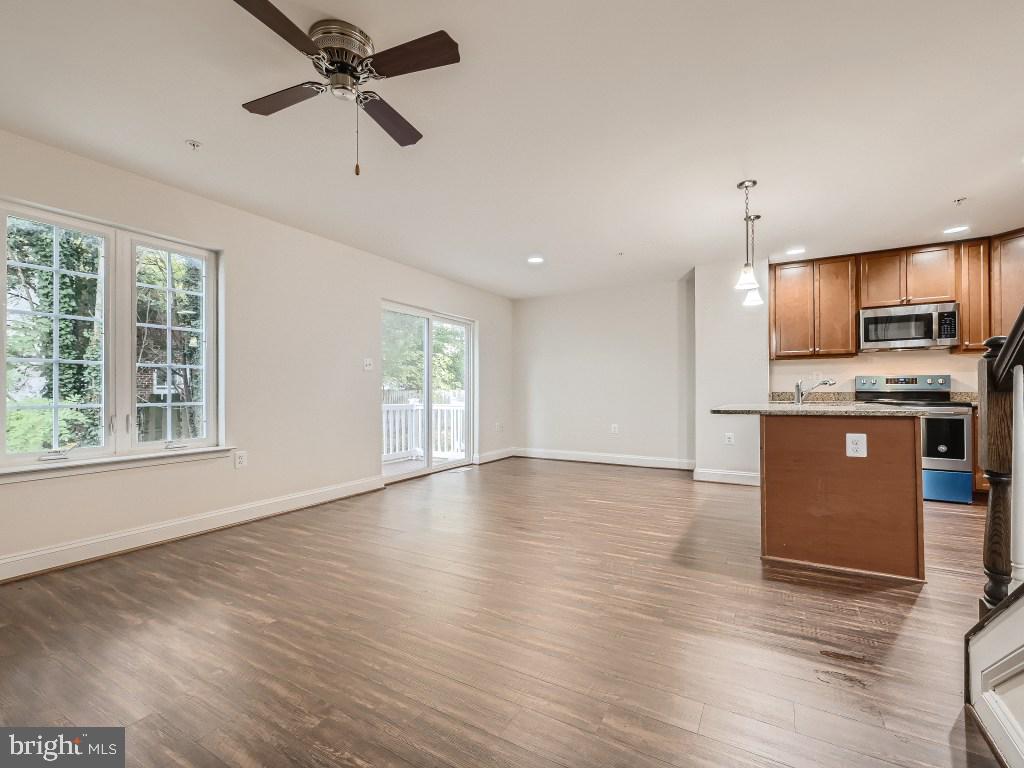 SANDY SPRING VILLAGE - Residential