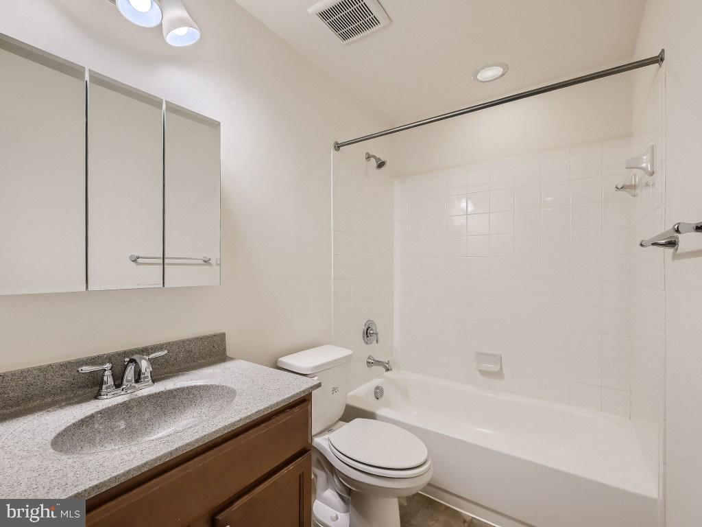 SANDY SPRING VILLAGE - Residential