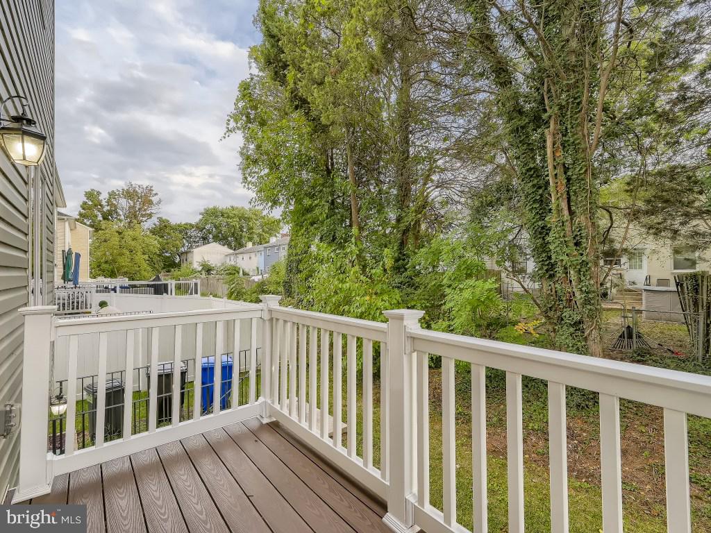 SANDY SPRING VILLAGE - Residential