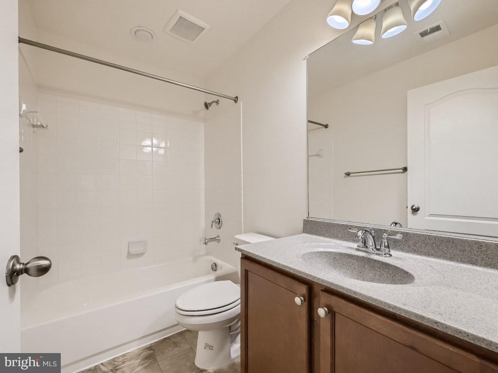 SANDY SPRING VILLAGE - Residential