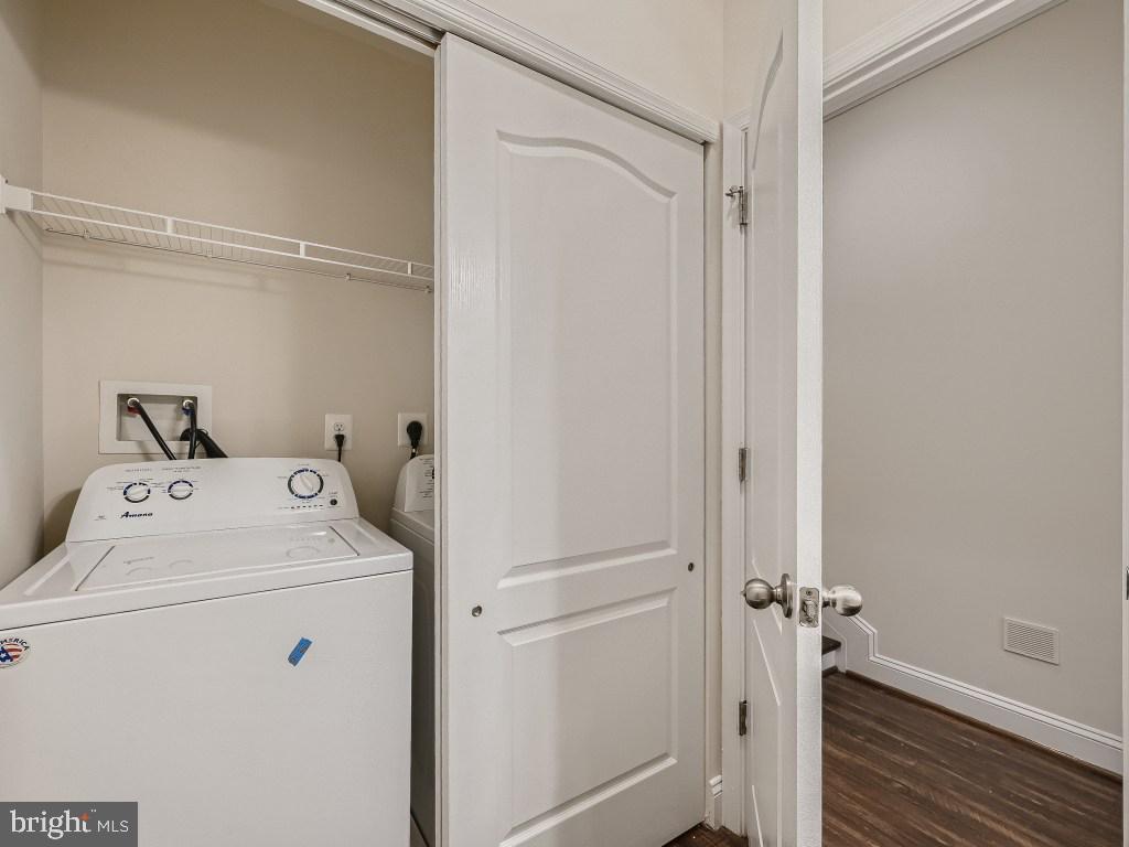 SANDY SPRING VILLAGE - Residential