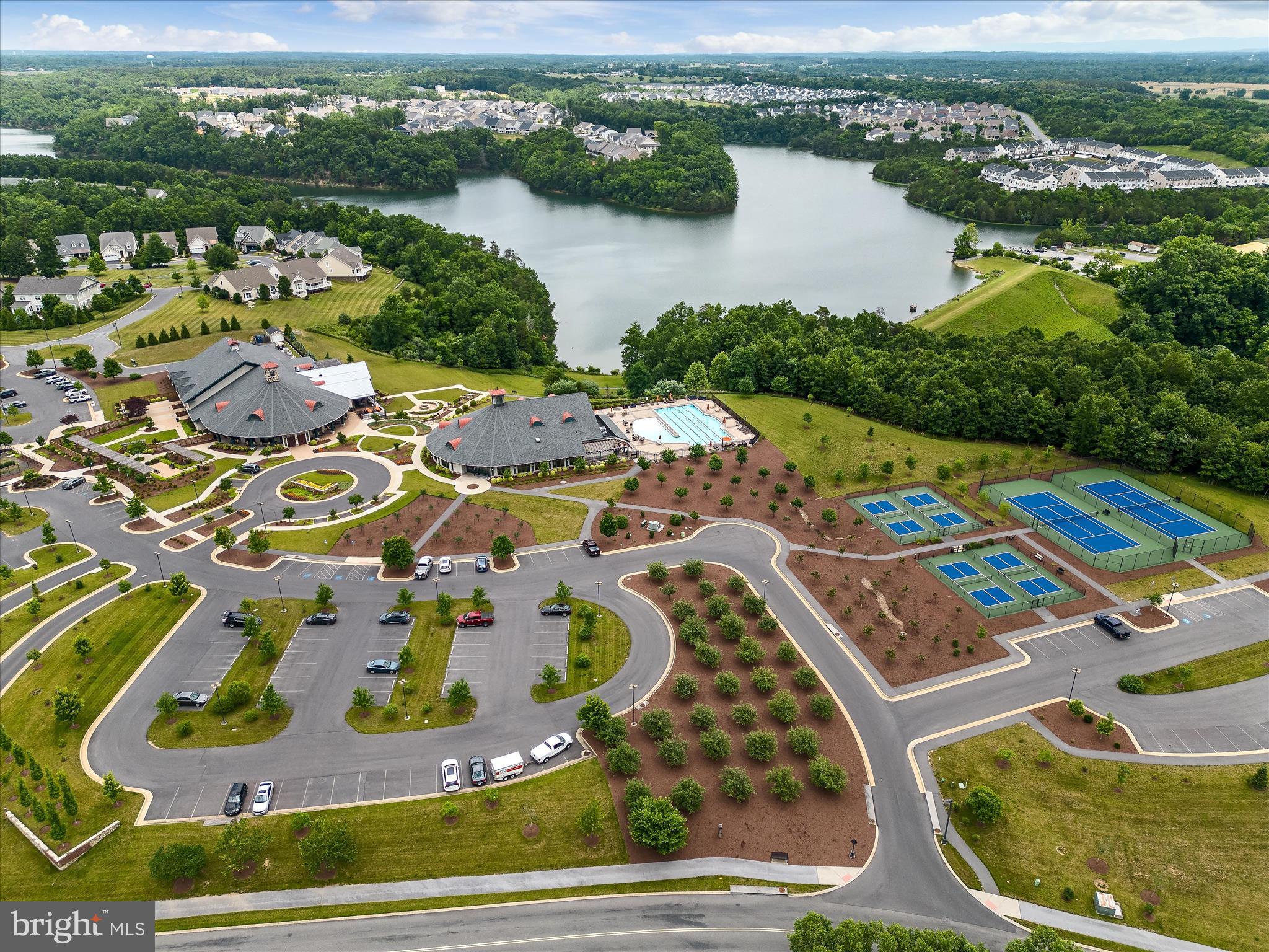 LAKE FREDERICK - Residential