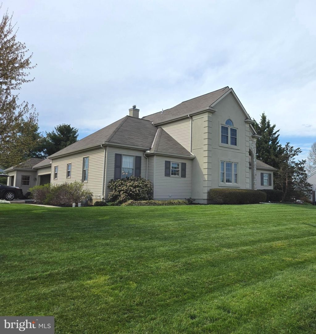 Photo of 527 Florin Avenue, MOUNT JOY, PA 17552 (MLS # PALA2084824)
