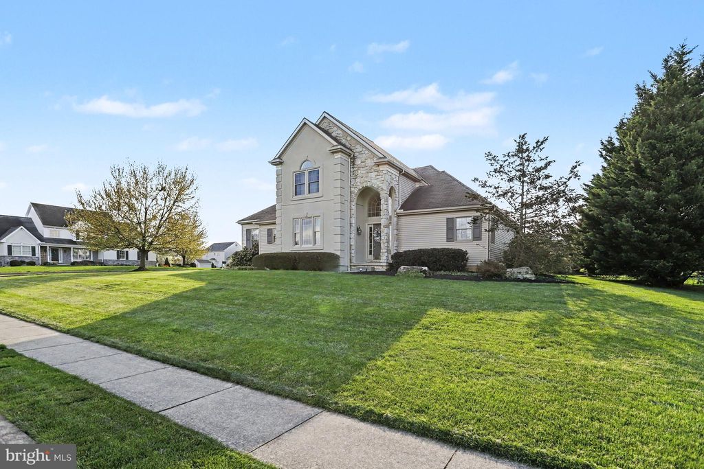 Photo of 527 Florin Avenue, MOUNT JOY, PA 17552 (MLS # PALA2084824)