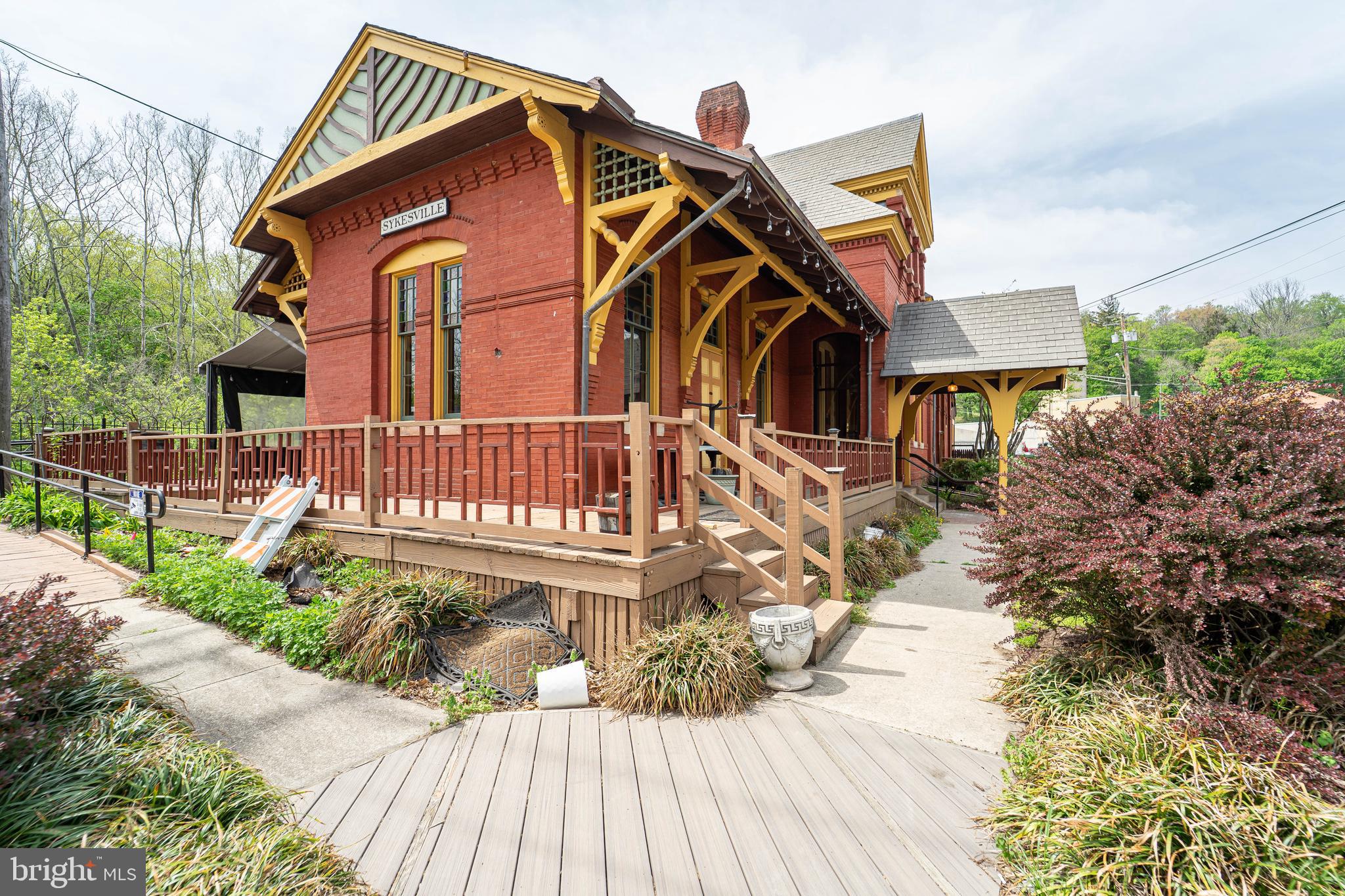 THE HEMLOCKS - Residential