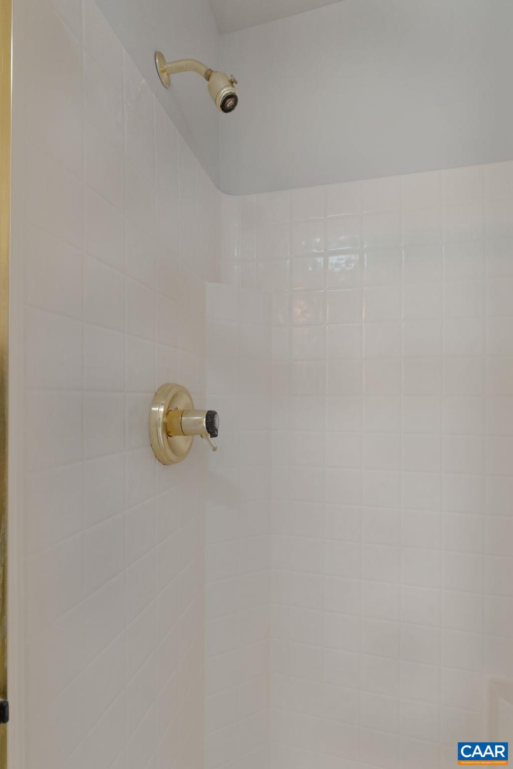 REDFIELDS - Residential Lease