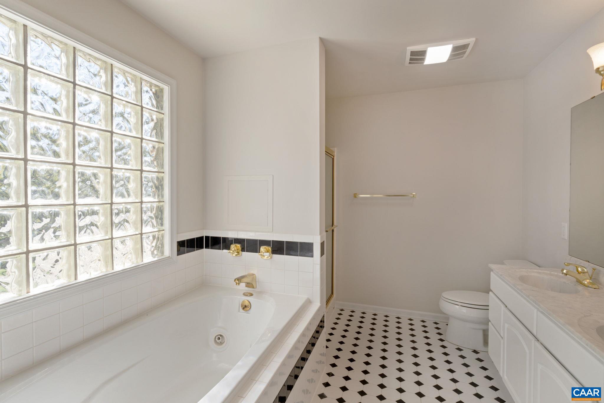 REDFIELDS - Residential Lease