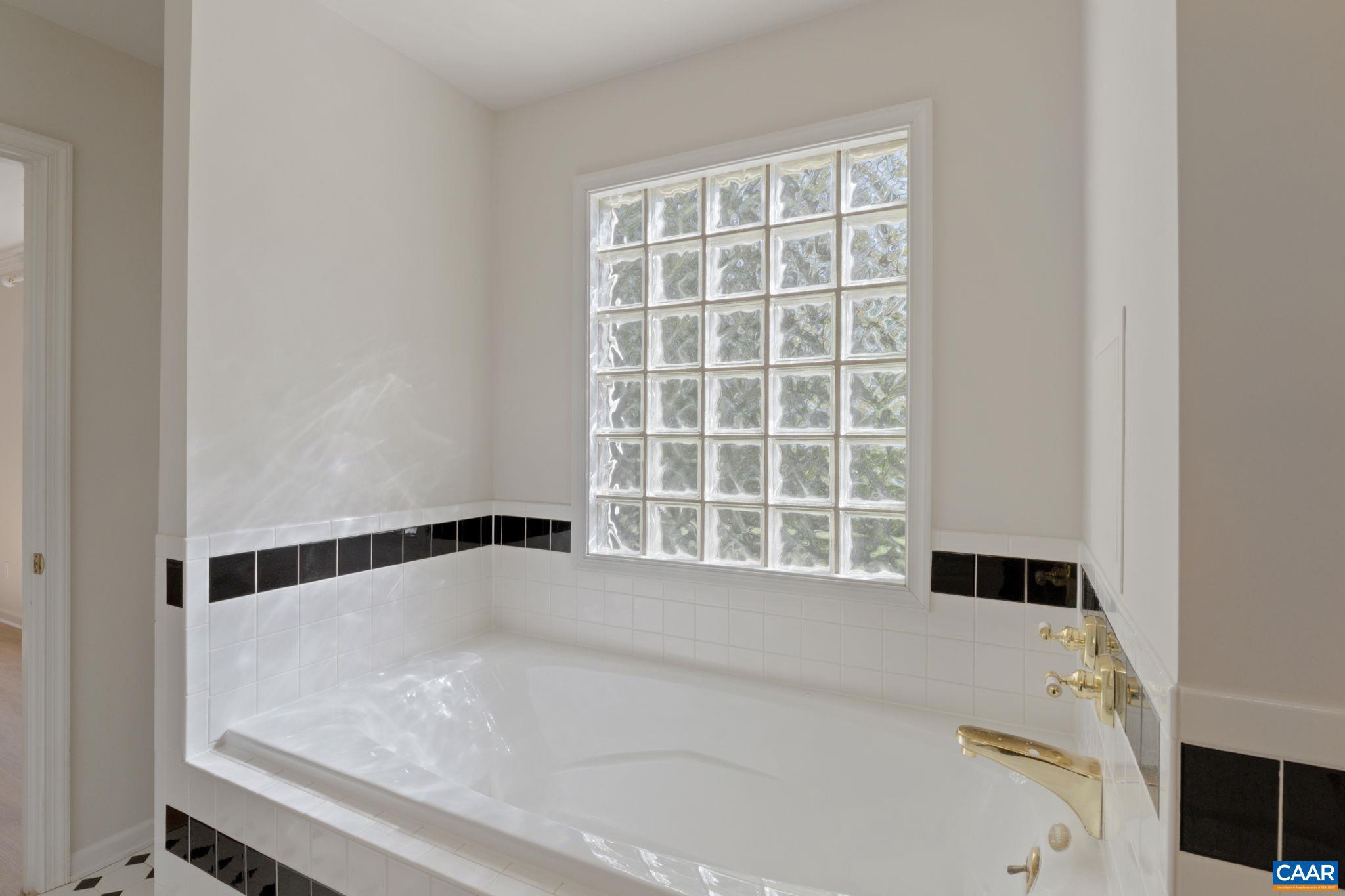 REDFIELDS - Residential Lease