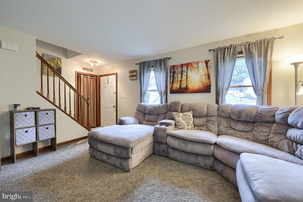 Photo of 31 Riverside Avenue, Lancaster, PA 17602 (MLS # PALA2052218)