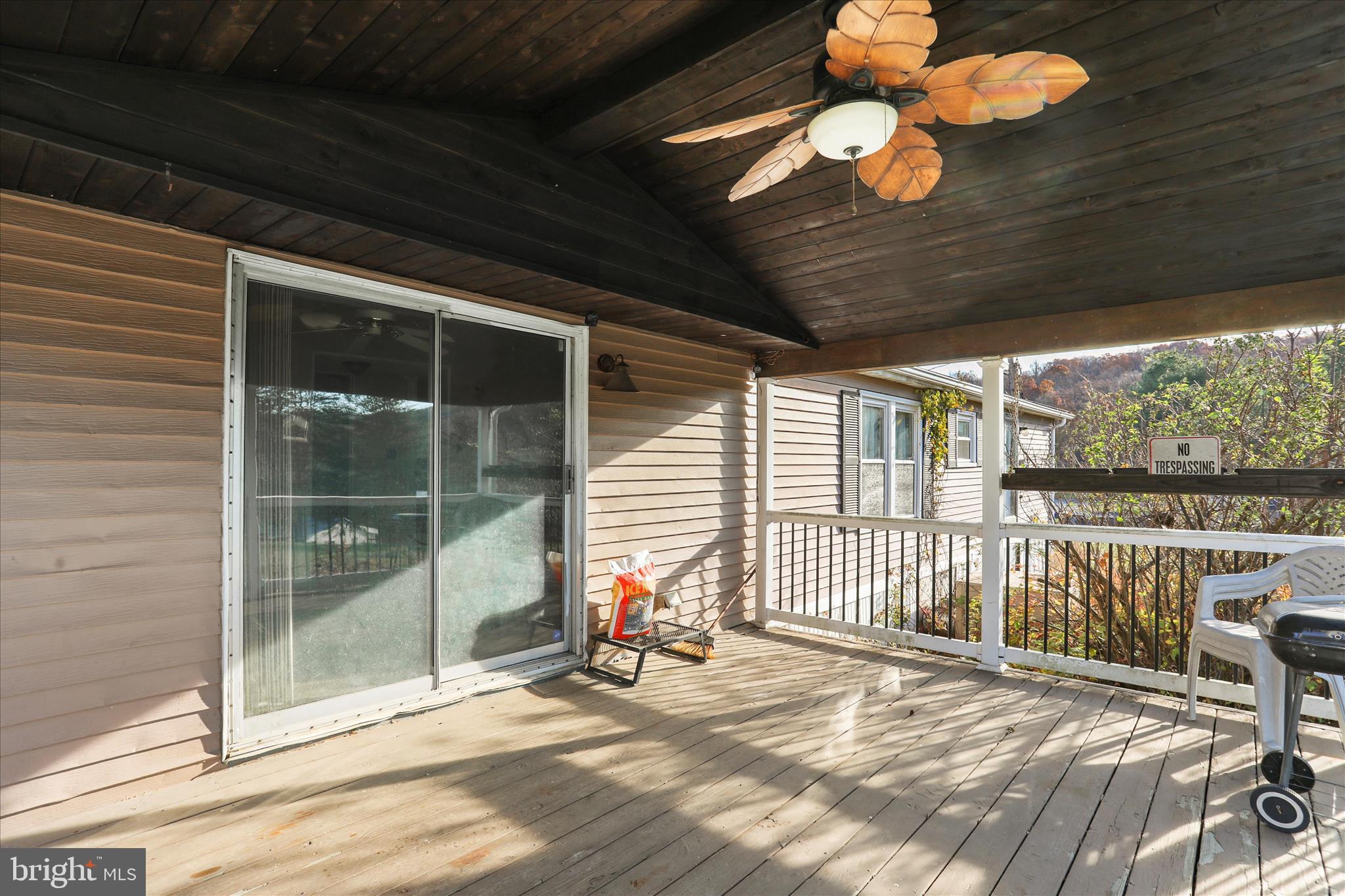 HIDDEN RIVER FARM - Residential