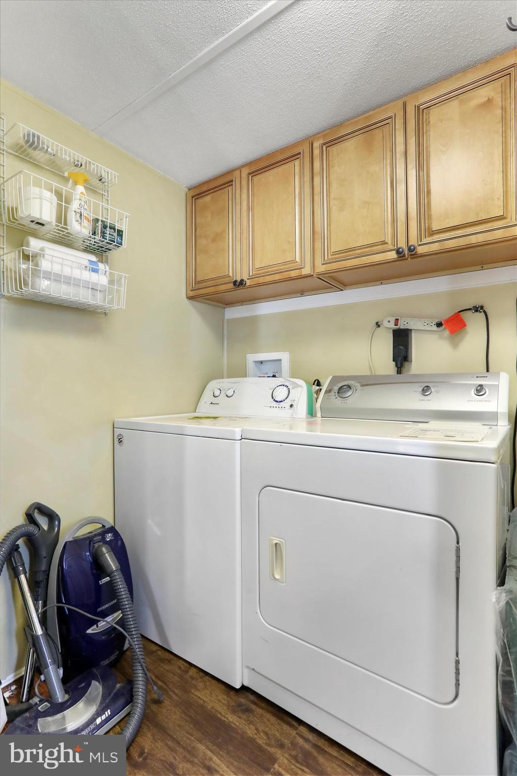 HIDDEN RIVER FARM - Residential