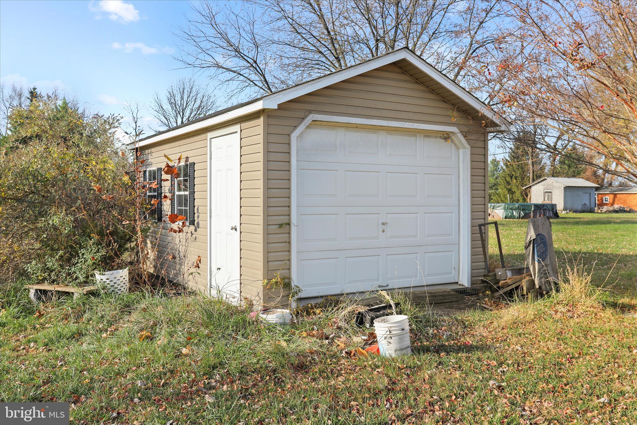 HIDDEN RIVER FARM - Residential